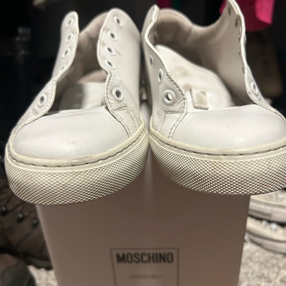 Moschino White Sneakers with Minimalist Design and Sporty Style. No shoe laces. - Picture 2 of 7